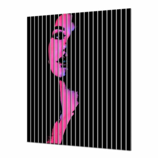 lamele w salonie za kanapa abstrakcyjny portret