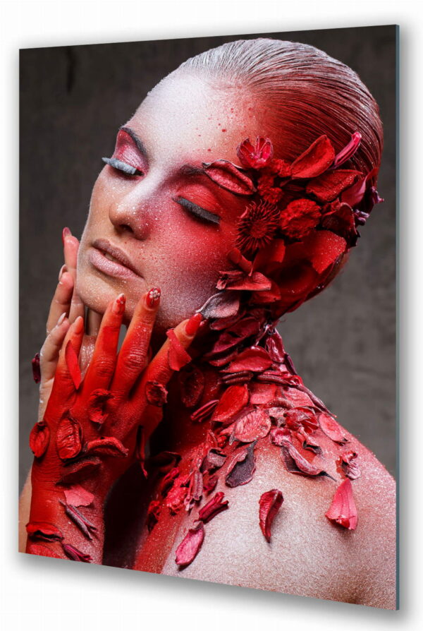 Portret biało czerwonej kobiety szklany obraz